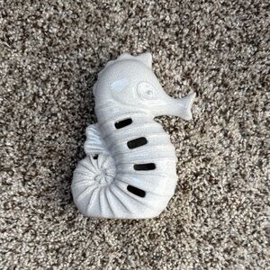 White Seahorse Ceramic Decor